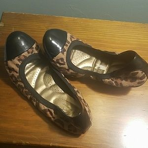 Dexflex!  Leopard flats